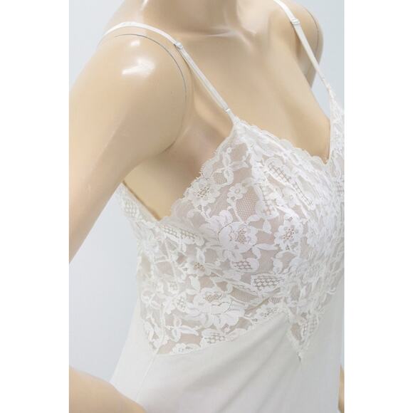 Vintage Vanity Fair Wrap Around Lace Full Slip size 36 Long Creamy White - Picture 10 of 13